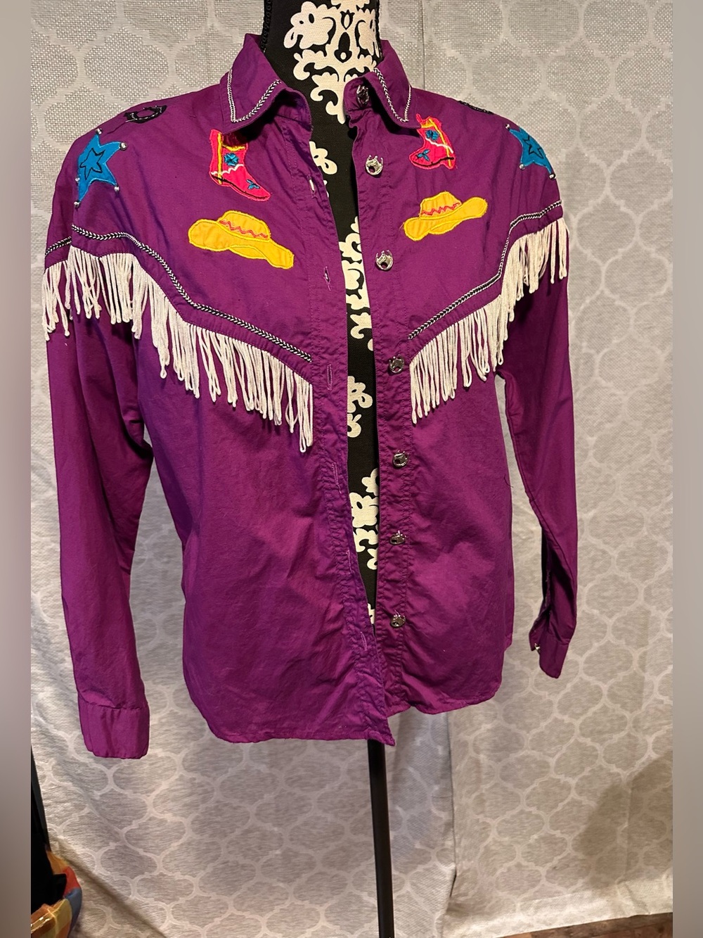 Blue Canyon VTG WesternWear Purple Fringe shirt w/silver Horse/Horseshoe buttons